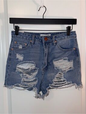Almost Famous Distressed Denim Shorts Size 0 Light Wash Frayed Hem
